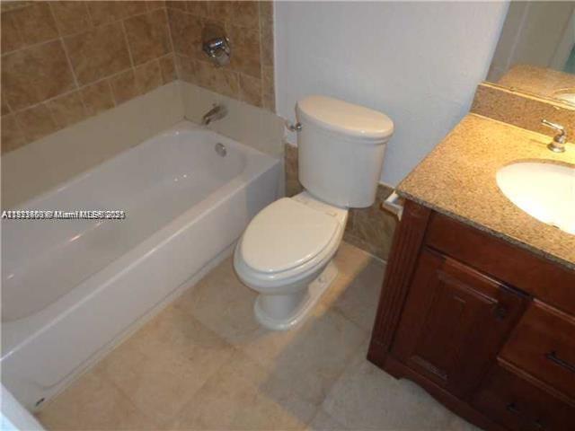 Building Photo - 2530 NW 39th Wy