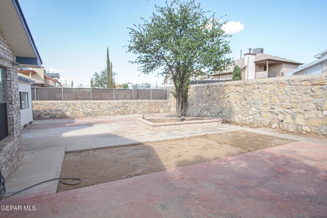 Building Photo - 1832 Dean Jones Dr