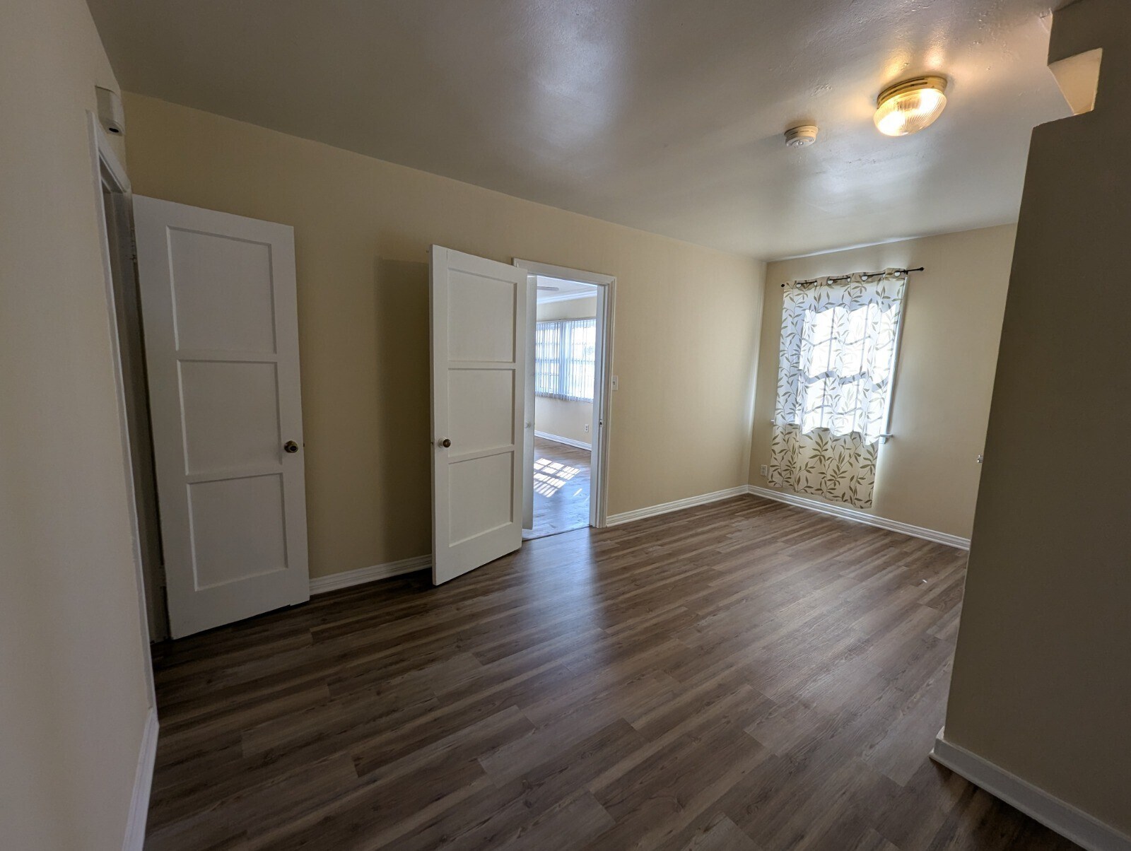 Building Photo - 1011 W 65th St