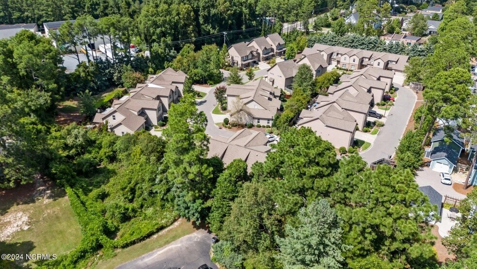 Building Photo - 177 Pinebranch Ct