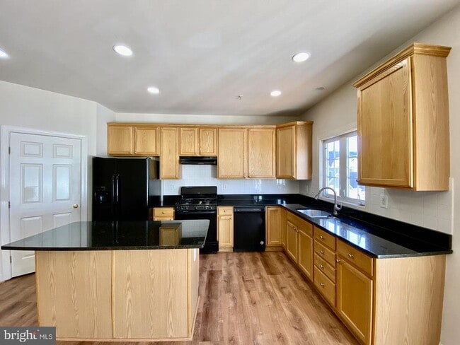 Building Photo - 23412 Winemiller Way