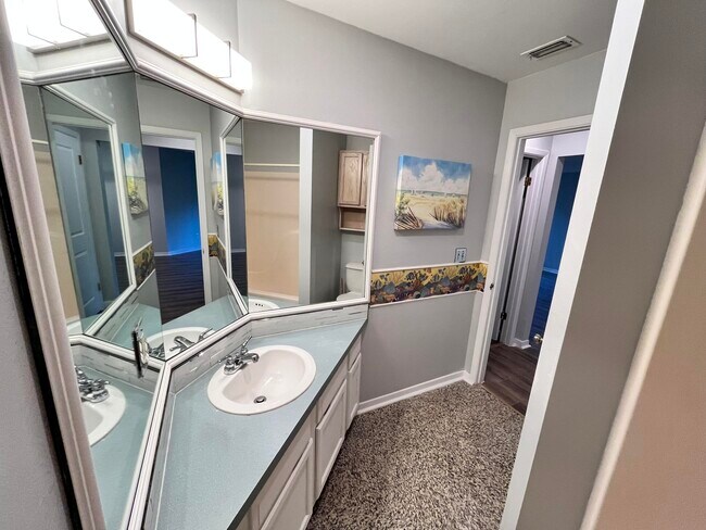 Building Photo - 55 Bay Dr