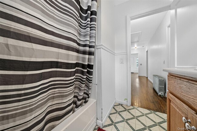 Building Photo - 36 Swezey Pl