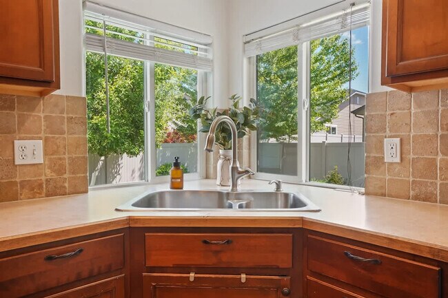 Building Photo - 11230 Silver River Loop