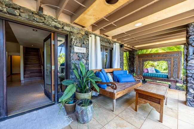 Building Photo - 250 Amakihi Way