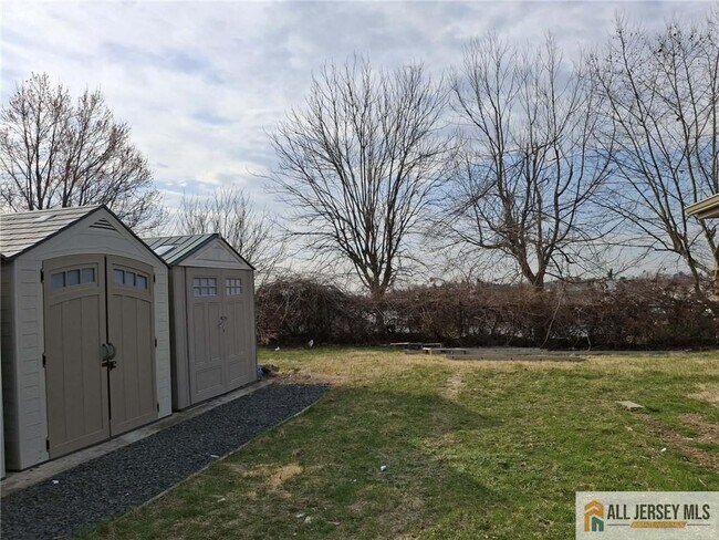 Building Photo - 49 Hillside Ave