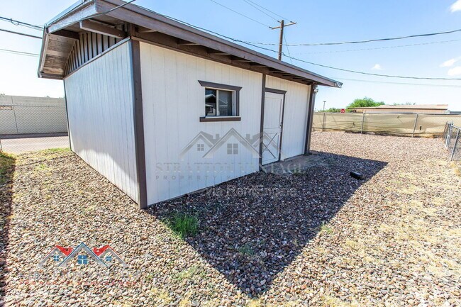 Building Photo - 6415 E Aspen Ave