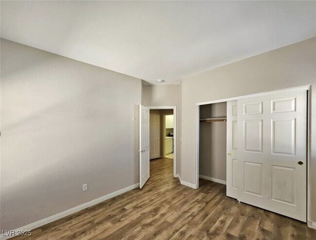Building Photo - 8917 Waltzing Waters Ct