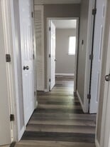 Building Photo - 6726 Baytree Dr