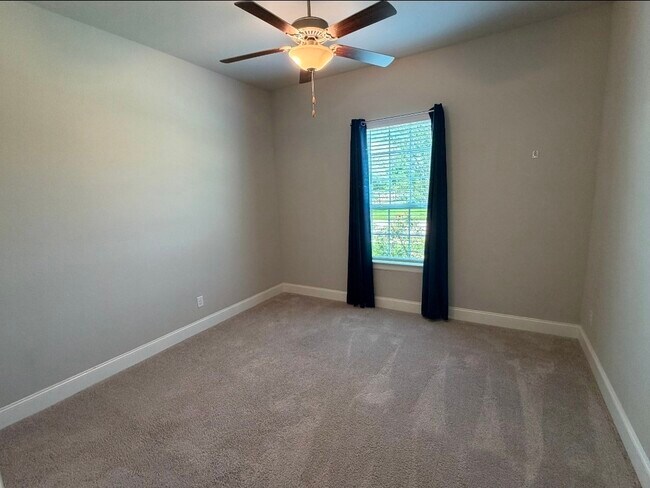 Building Photo - 3606 Canyon Dr