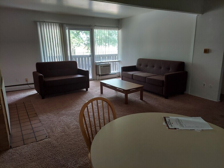 Building Photo - 915 S Division St