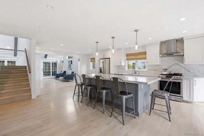 Building Photo - 1 Canal Way