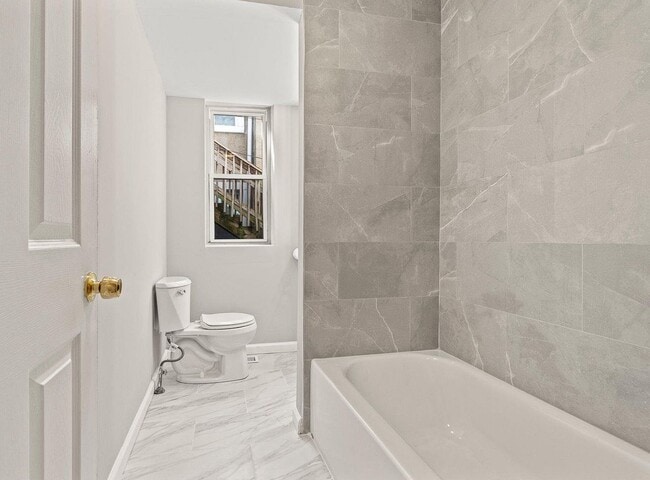 Building Photo - 1018 S 52nd St