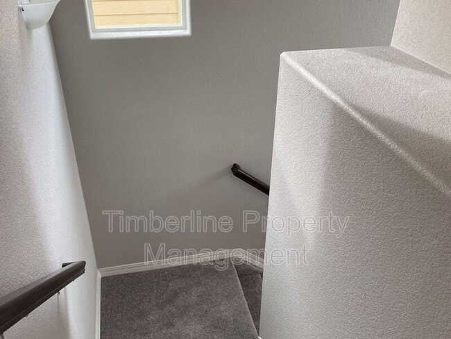 Building Photo - 889 Grissom Dr.