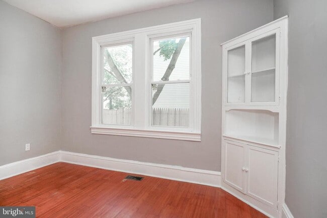 Building Photo - 505 Delaware Ave