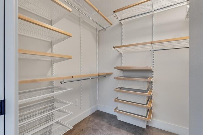 Building Photo - 2502 Spring Creek Dr