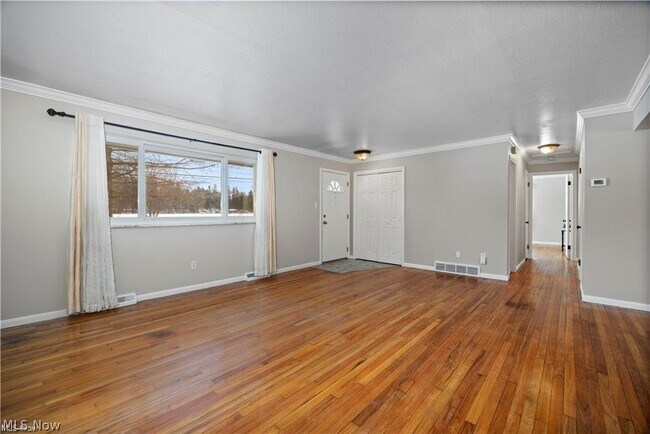 Building Photo - 4960 W Park Dr