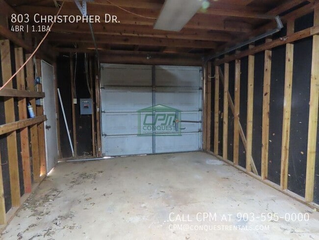 Building Photo - 803 Christopher St