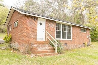 Building Photo - 936 Ely Rd