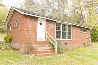 Building Photo - 936 Ely Rd