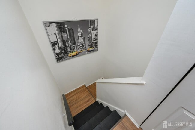 Building Photo - 57 Boston St