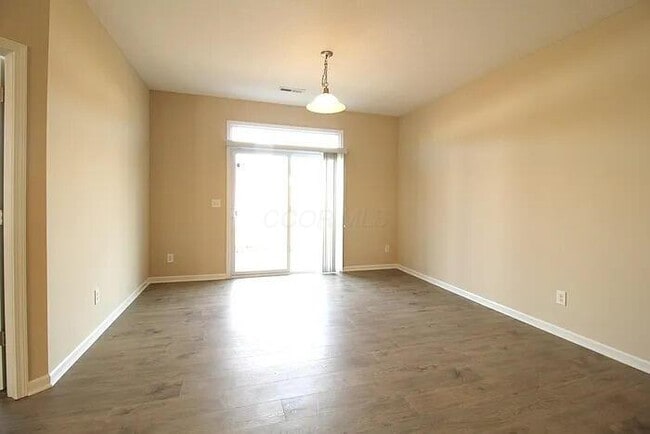 Building Photo - 409 Halton Dr