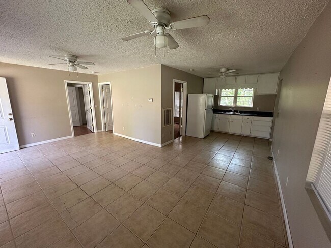 Building Photo - 115 Pindal Rd