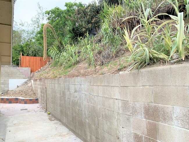 Building Photo - COMING SOON! Spacious 4 Bedroom, 3 Bathroom Home with Driveway