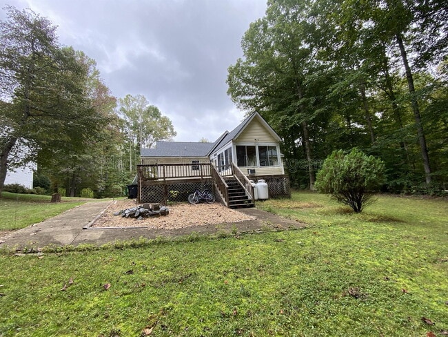 Building Photo - 211 Cedar Ridge Dr