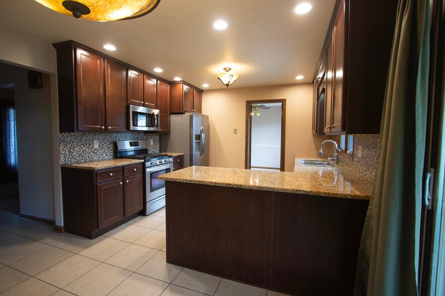 Building Photo - 1115 Sioux Dr