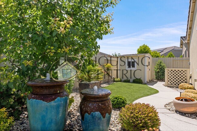 Building Photo - Gorgeous 1-Story Solar Home in Highly Pres...