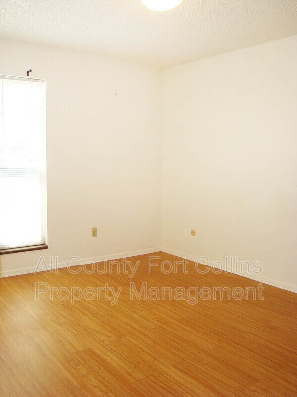 Building Photo - 1719 Larch St