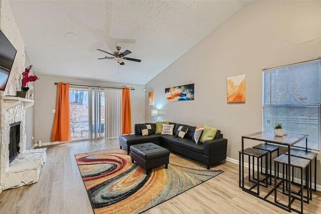 Building Photo - 5418-5420 Glen Haven Dr