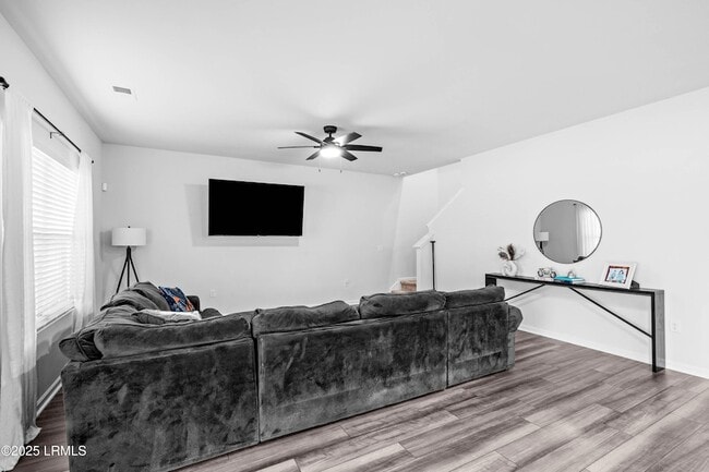 Building Photo - 95 Chestnut St