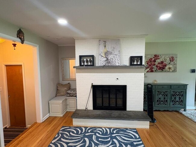 Building Photo - 121 Margo Ln