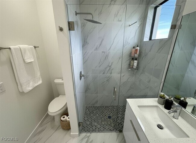 Building Photo - 1247 Kismet Pkwy W