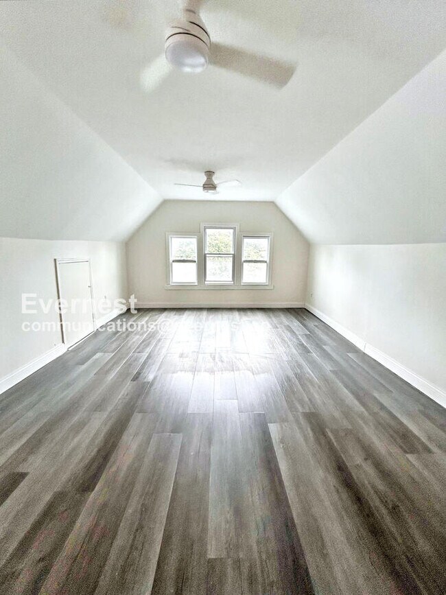 Building Photo - 1794 W 54th St