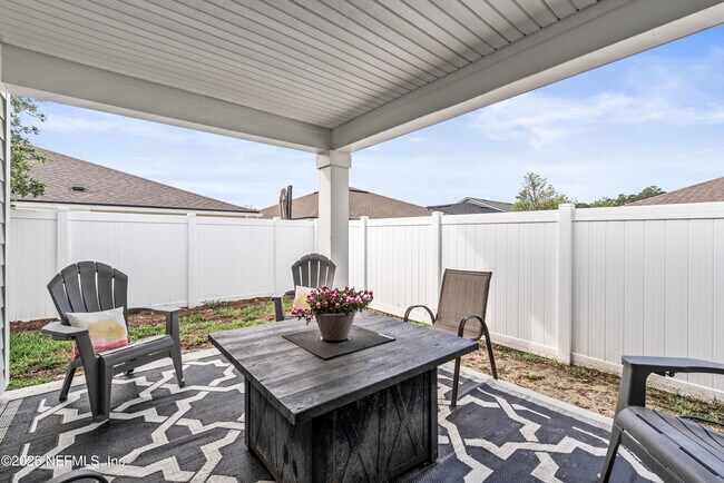 Building Photo - 243 Dahlia Falls Dr