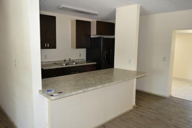 Building Photo - 1060 E Patrick Cir