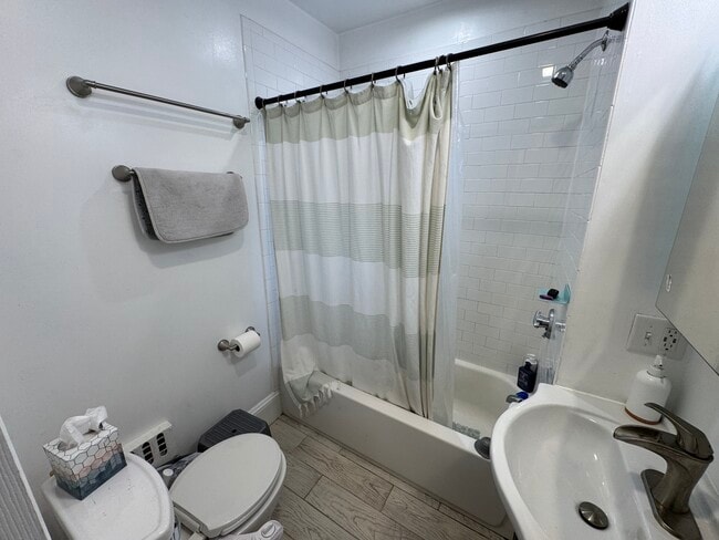 Building Photo - 42-44 Gorham St. Unit 2