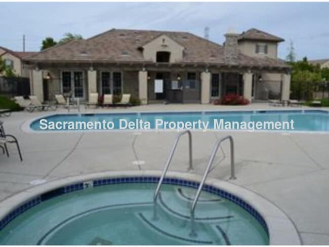 Building Photo - Avail Now- 2 bedroom home in gated community