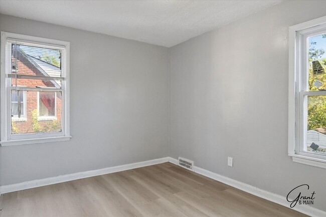 Building Photo - 18330/18332 Kelly Rd - Naama Cohen