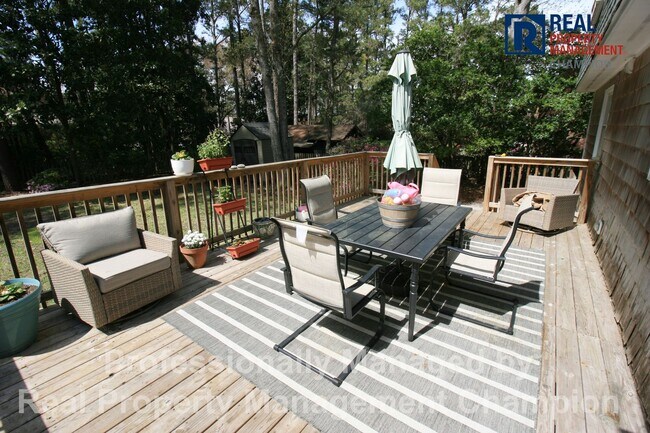 Building Photo - Immaculate 5 BD/3 BD Home w/Park Like Setting Near Cape Fear Country Club