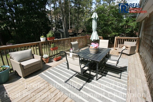 Building Photo - Spacious 5BR/3BA Home on Quiet Cul-de-Sac | Hardwoods, Fireplace & Park-Like Yard