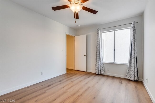Building Photo - 2504 Sidonia Ave
