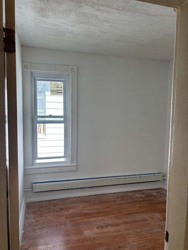 Building Photo - 1529 Devine St
