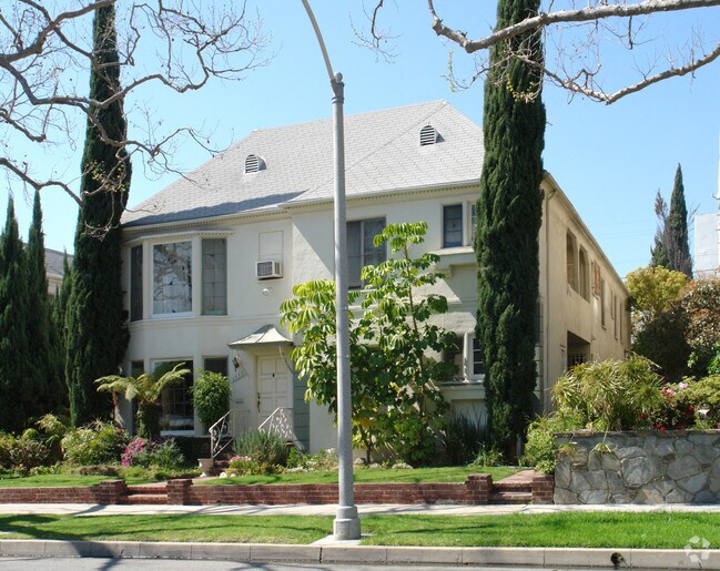 Building Photo - 153-155 S Canon Dr