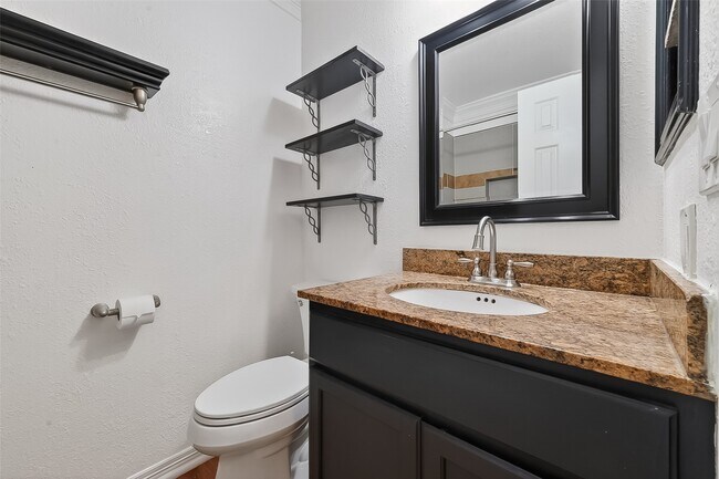 Building Photo - 13907 Old Village Ln
