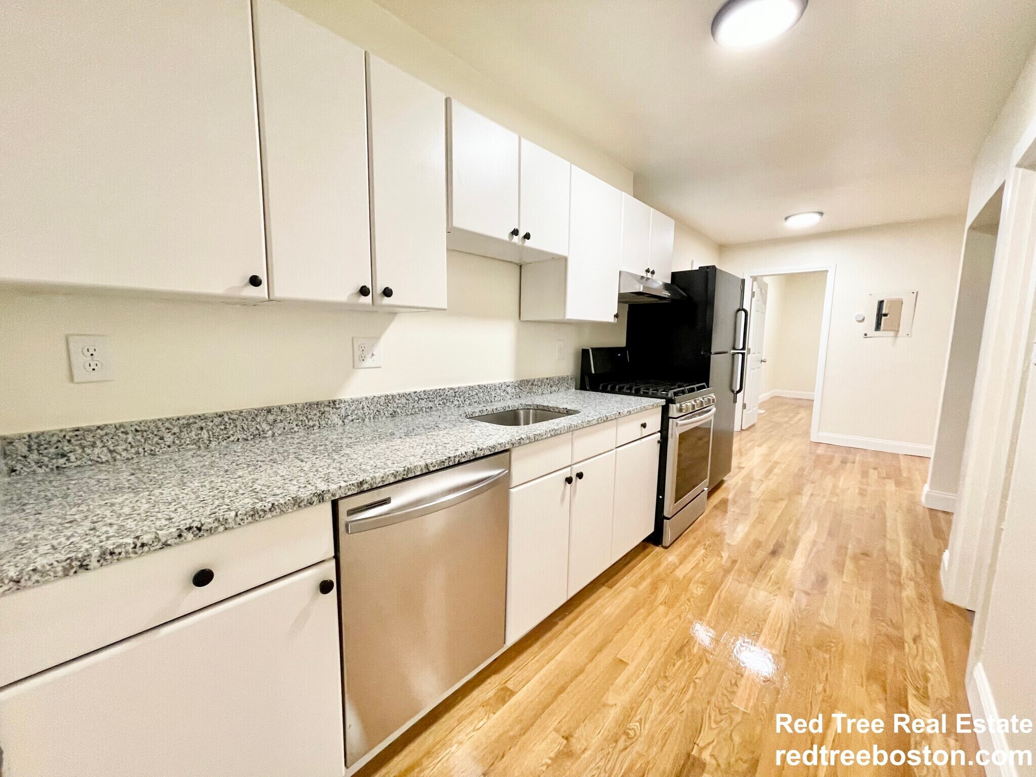 Building Photo - 523 E 3rd St