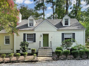 Building Photo - Fabulous Cape Cod in the West End!!